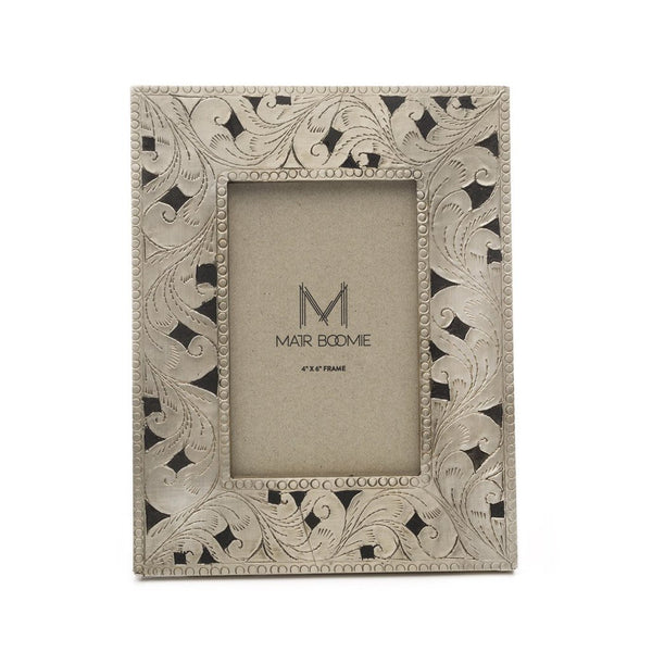 Silver Metal Plumes Frame - Matr Boomie (P)